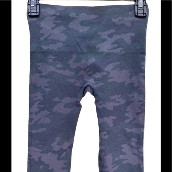 SPANX SPANX Look at Me Now Seamless Leggings - Picture 7 of 8